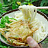 「中村」の裏畑で食べた讃岐うどん